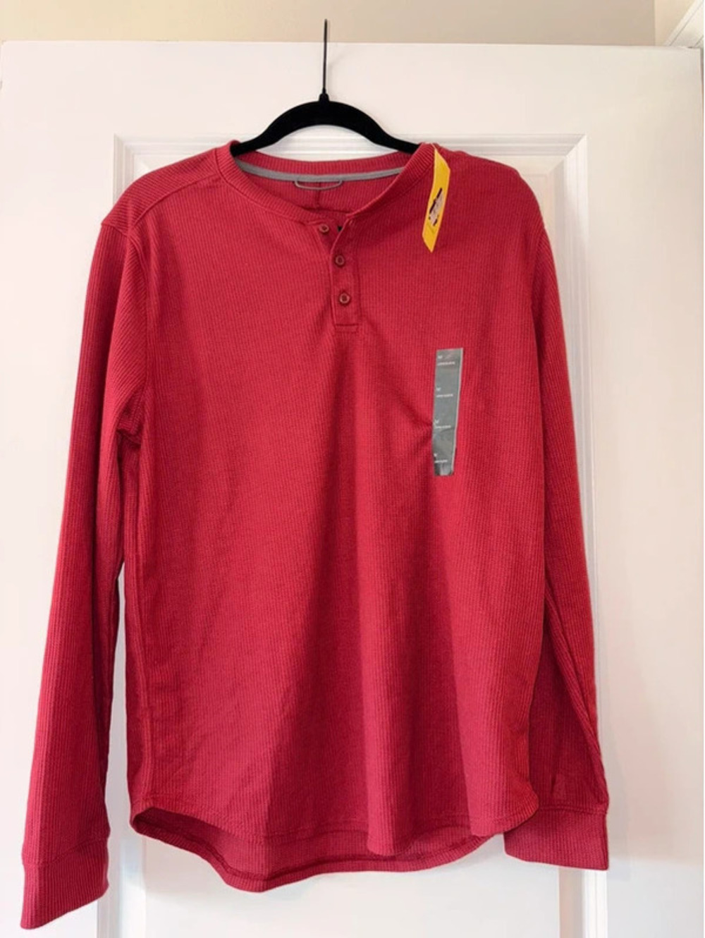 All in Motion Men’s Burgundy Waffle Knit Henley Shirt Size M NWT